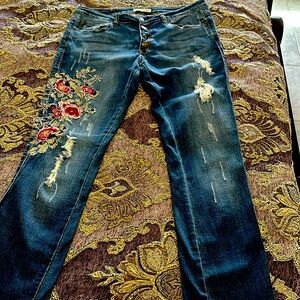 Size 9 embroidered leg machine jeans